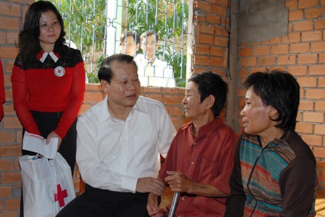 กิจกรรมอวยพรตรุษเต๊ตในท้องถิ่นต่างๆ